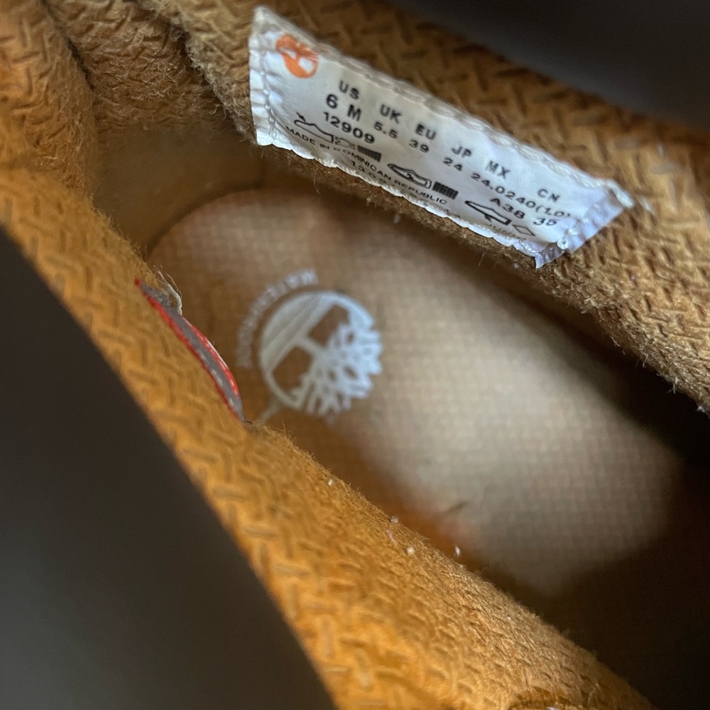 Authentic timbs - Picture 4 of 4